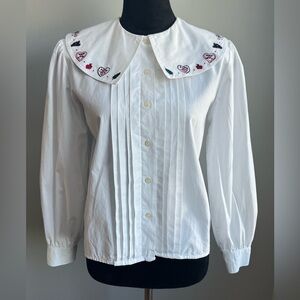 EUC Vintage White Embroidered Top